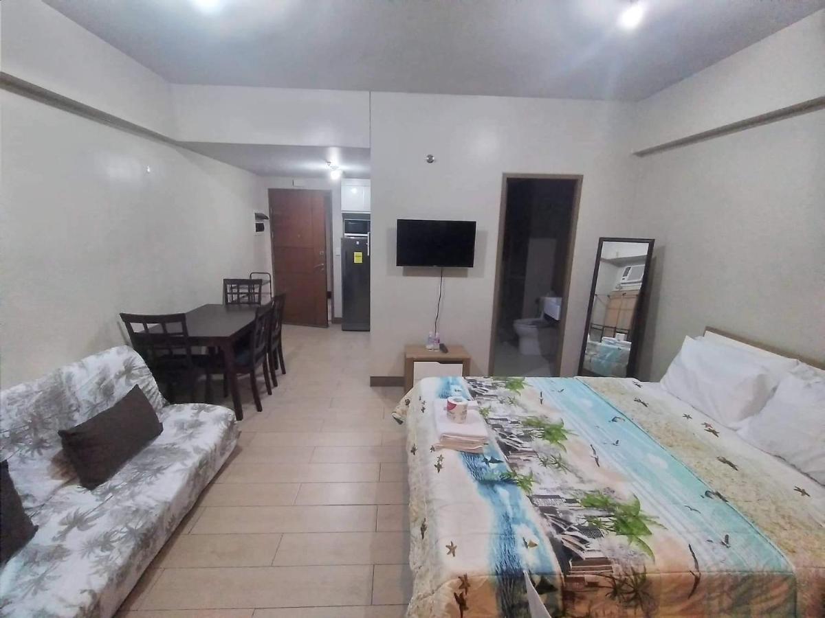 Rqui Condotel Newport Pasay Esterno foto