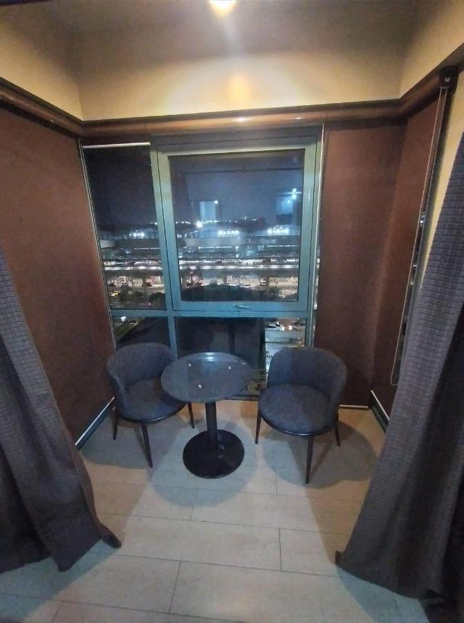 Rqui Condotel Newport Pasay Esterno foto