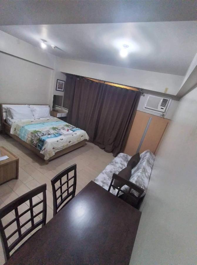 Rqui Condotel Newport Pasay Esterno foto