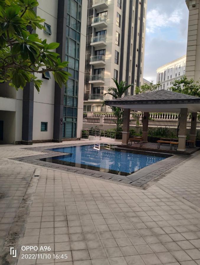 Rqui Condotel Newport Pasay Esterno foto