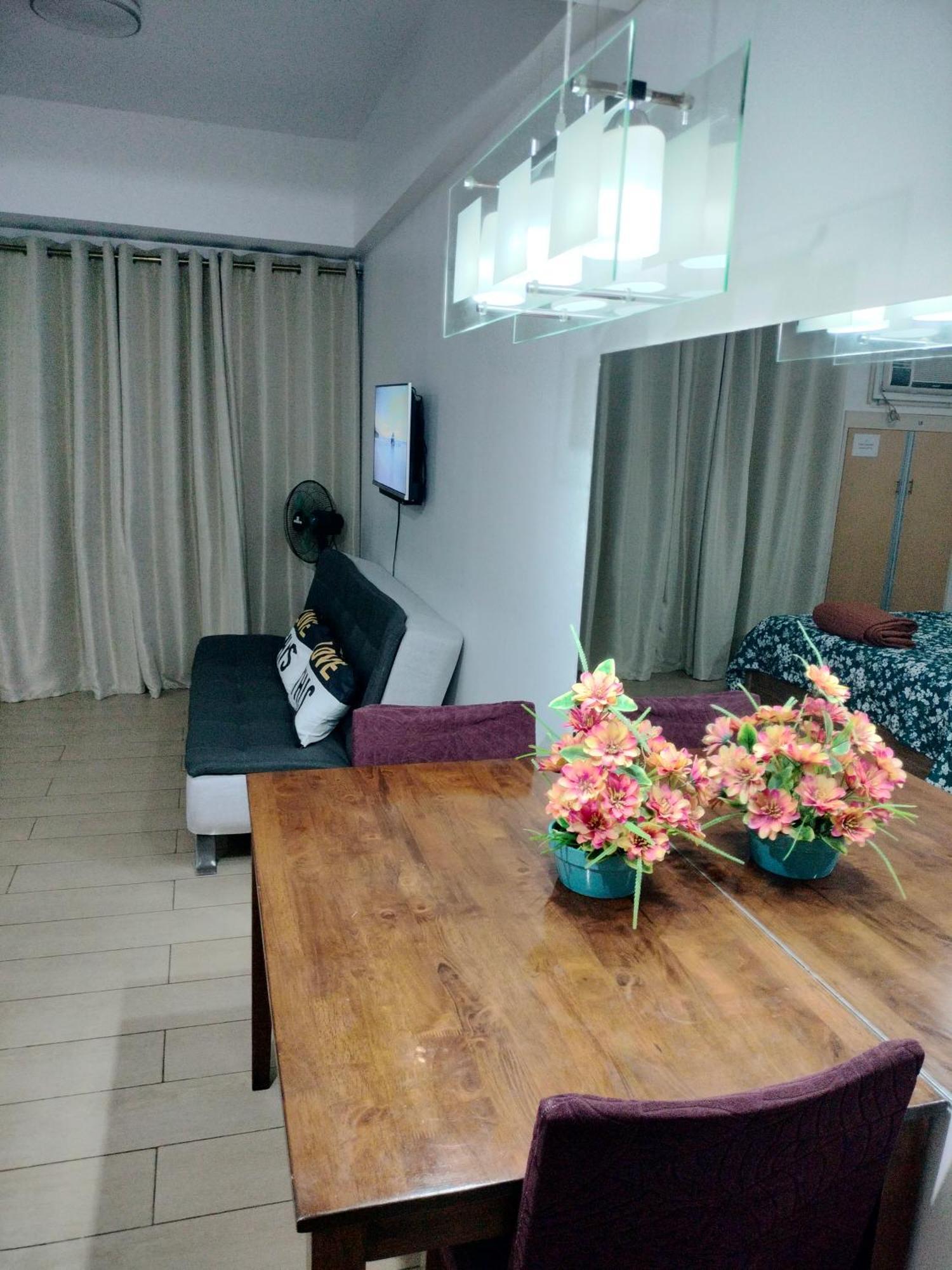Rqui Condotel Newport Pasay Esterno foto