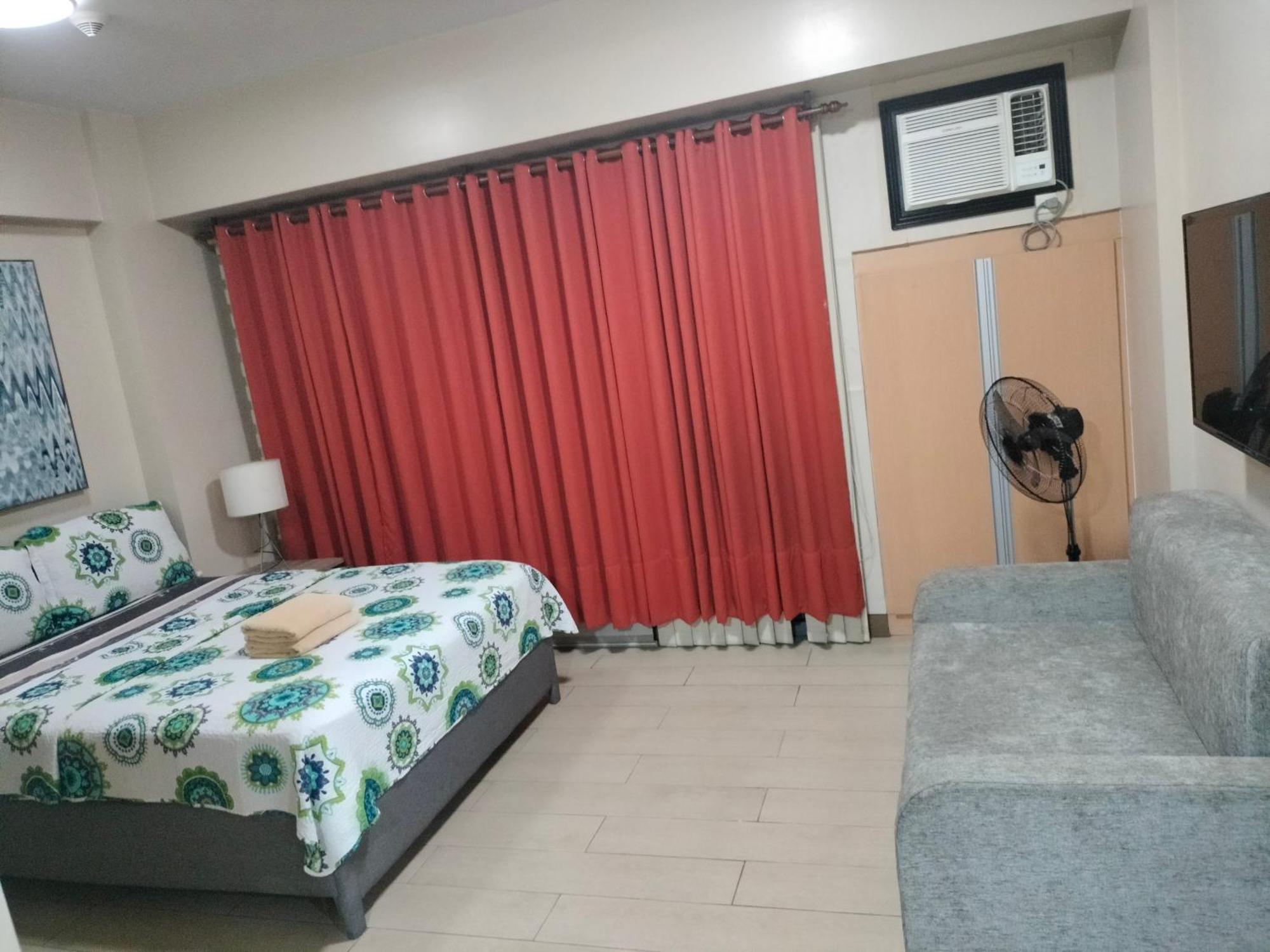 Rqui Condotel Newport Pasay Esterno foto