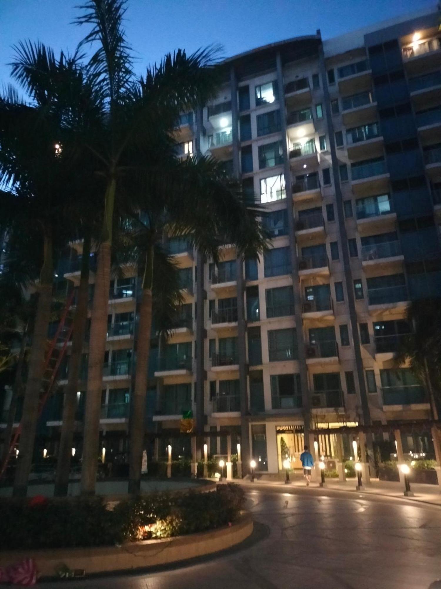 Rqui Condotel Newport Pasay Esterno foto